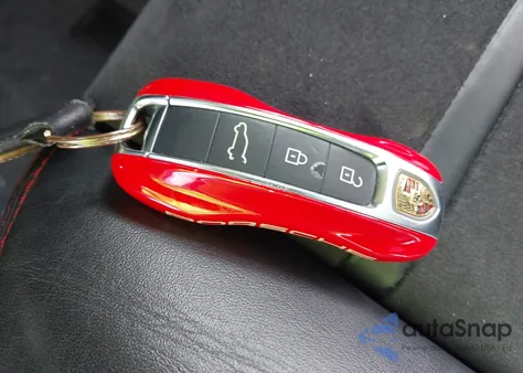 2021 Porsche Cayenne Coupe Gts z USA, uszkodzony, nr VIN WP1BG2AY5MDA49860